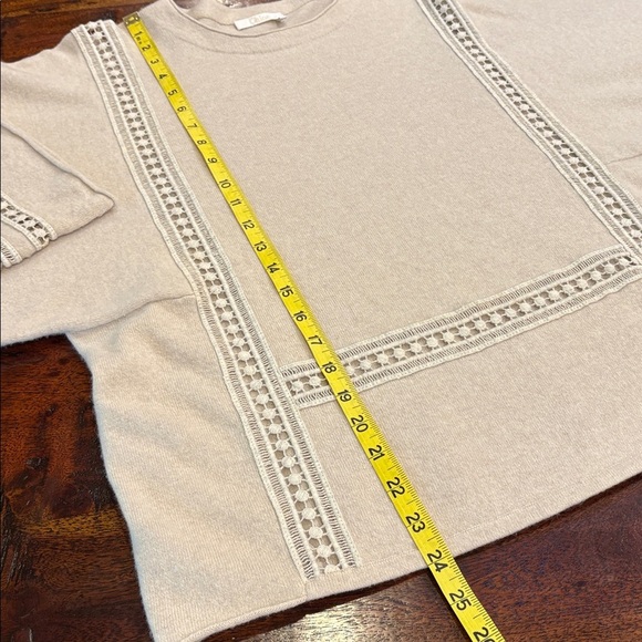 Chloe Merino Wool Cashmere Knit Eyelet Drape Sleeve Poncho Sweater Beige XS - Picture 10 of 13